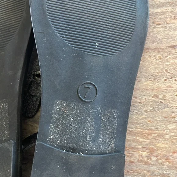 Universal Threads Kylianne Thong T Strap Black Studded Rivet Sandals ~ 7 - Picture 6 of 6